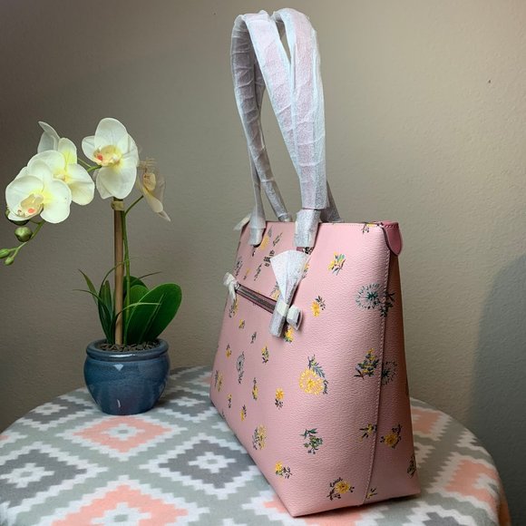 Coach Gallery Tote - Picture 5 of 5